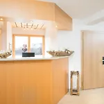 Hotel-restaurant Ronalp ホテル 3*